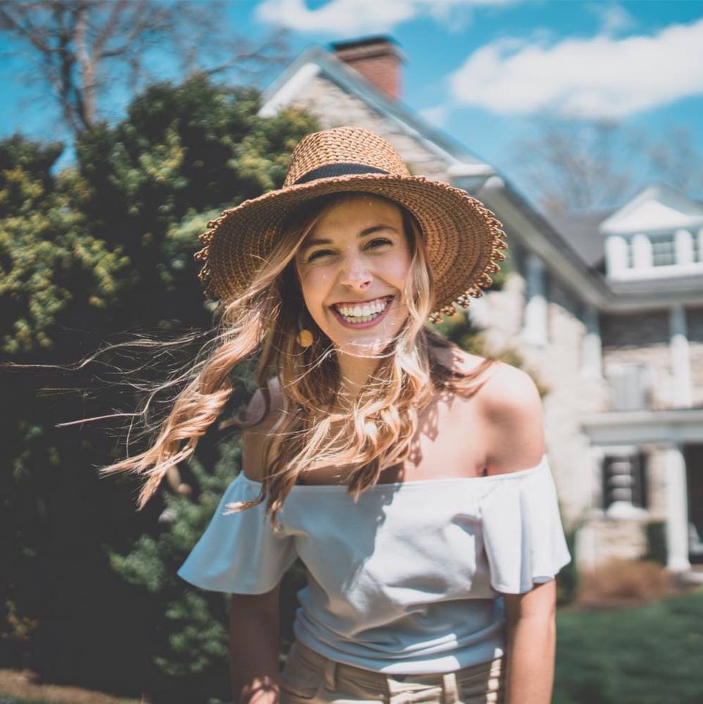 Meet your Posher, Monica